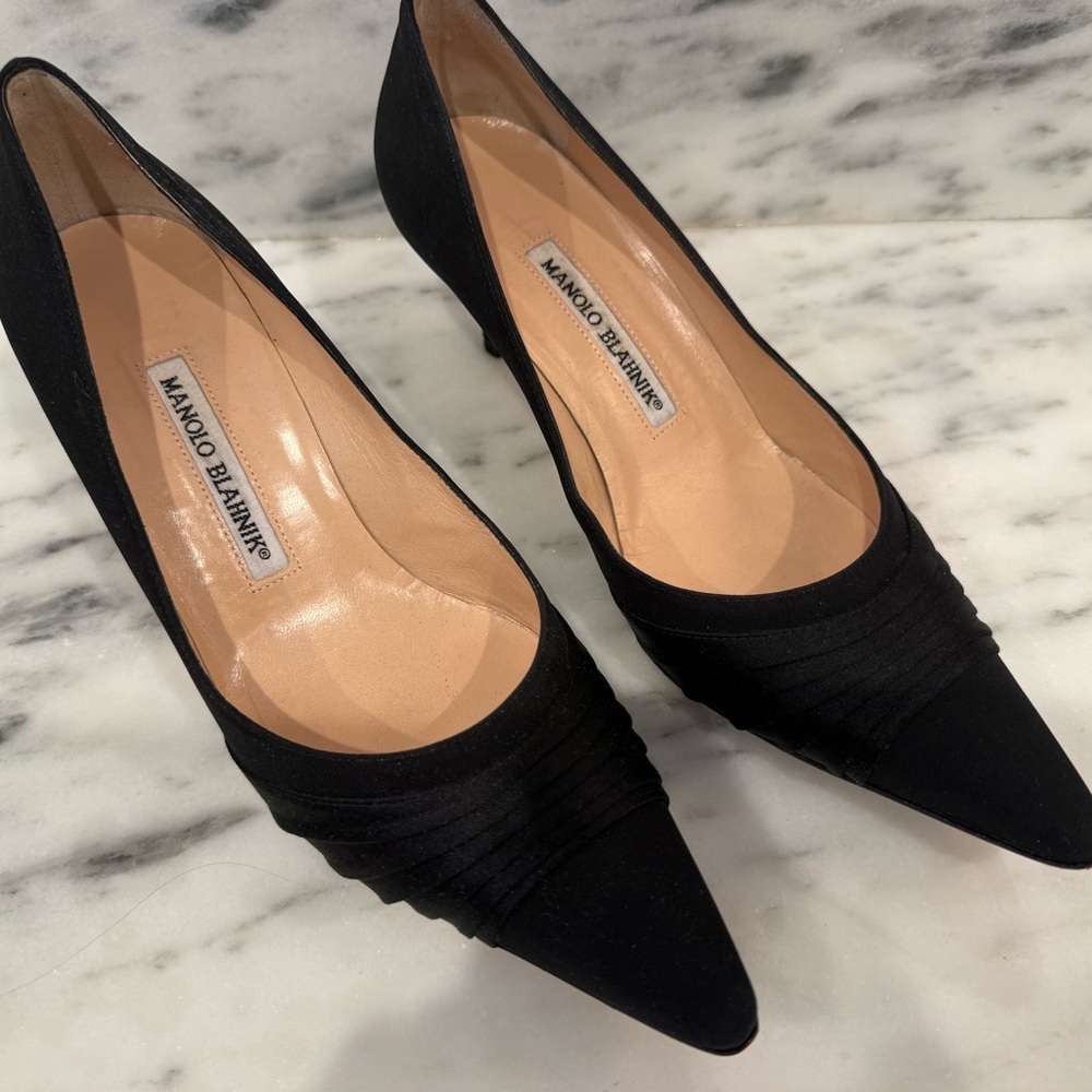 Manolo Blahnik Black Pointed Satin Pumps with Pleated Detail